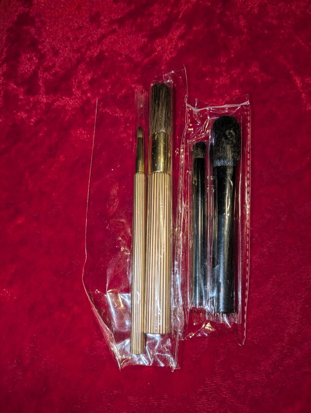 New Gold and Black Makeup Brush Set - Brand Unspecified